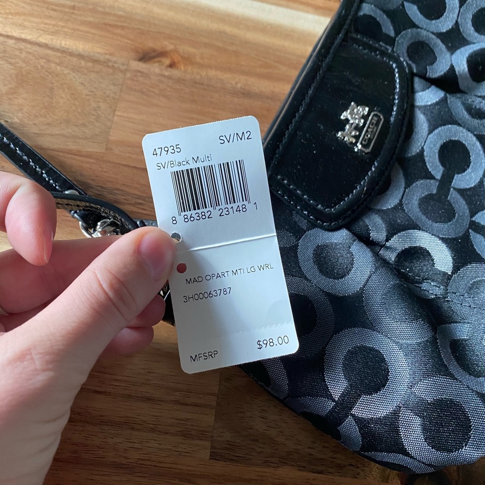 NWT black Coach clutch purse/wristlet - Picture 5 of 7